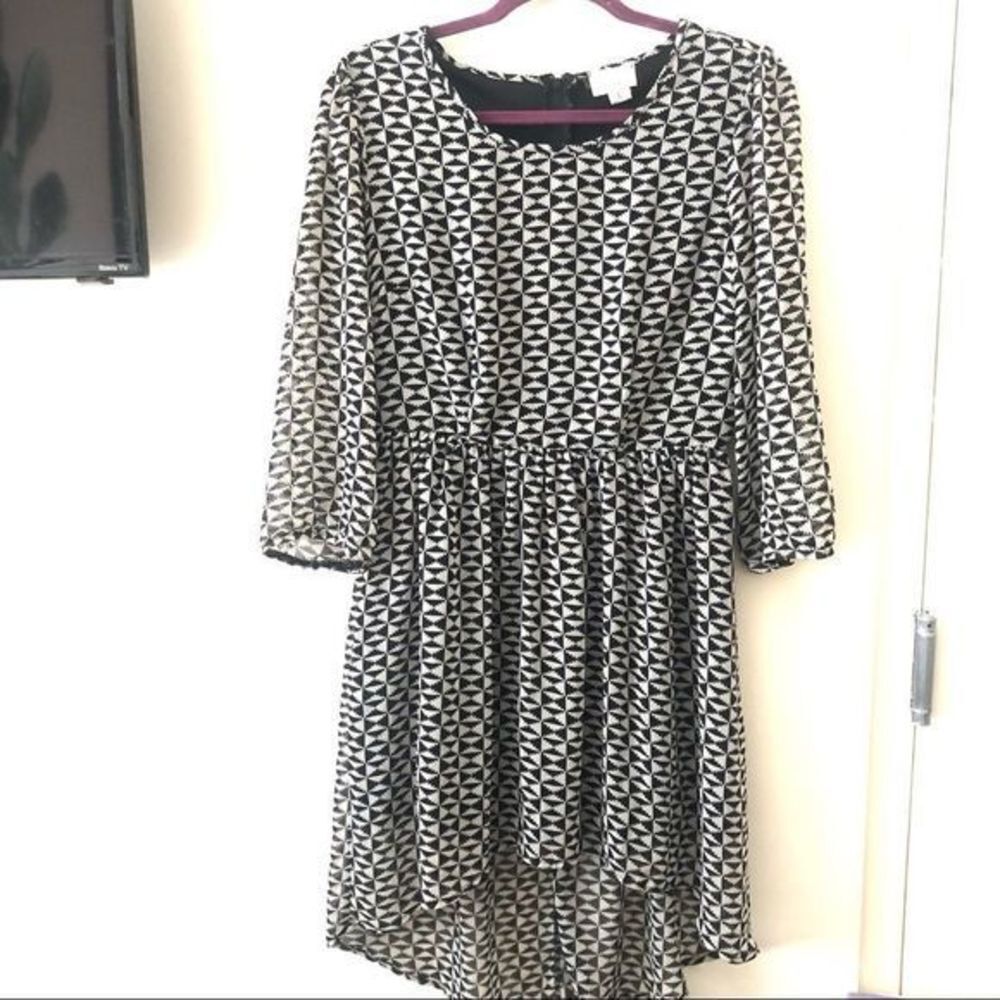 ONEāCLOTHINGāGeometricĀ Patterned Dressā Large